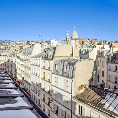 Le Joyeux Dans Les Hauteurs De Montmartre Daire Paris